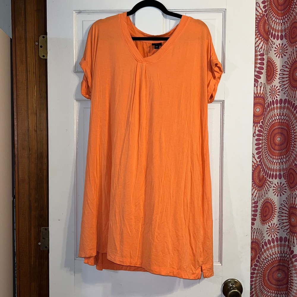Orange t shirt